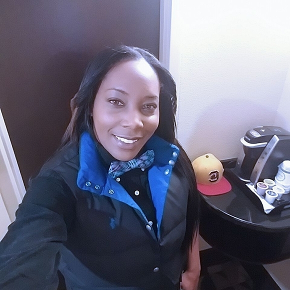 Meet your Posher, Mesia - Picture 1 of 1